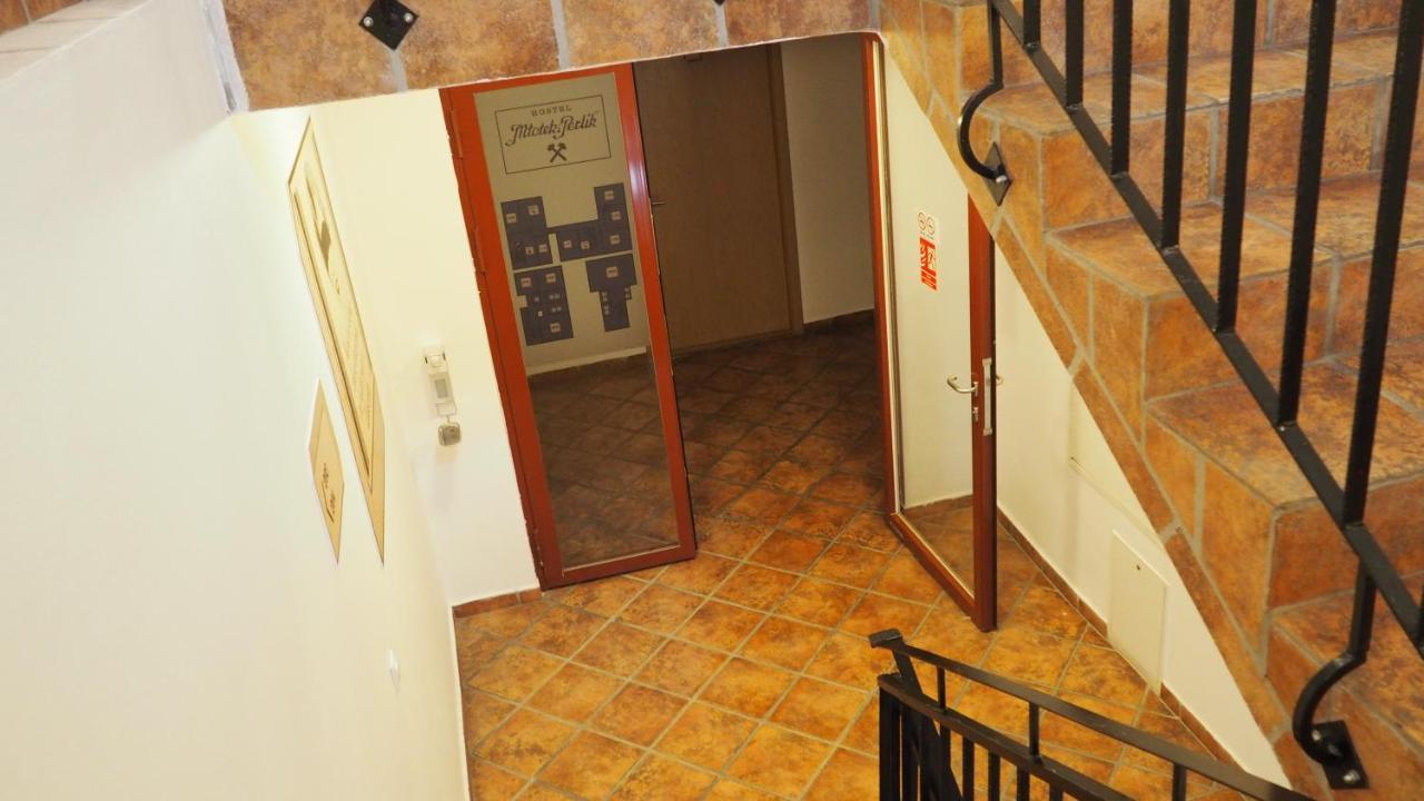 Hostel Mlotek I Perlik Тарновске-Гуры Экстерьер фото