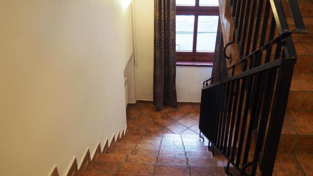 Hostel Mlotek I Perlik Тарновске-Гуры Экстерьер фото